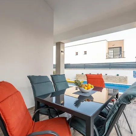 Villa House Adeo With Private Pool, Pola
