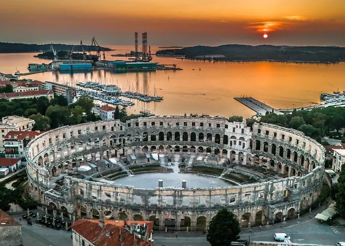 Villa House Adeo With Private Pool, Pula