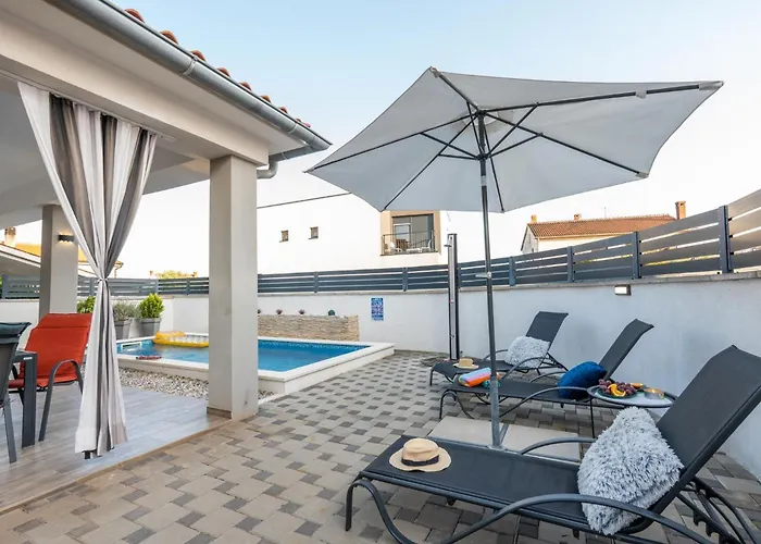 House Adeo With Private Pool,