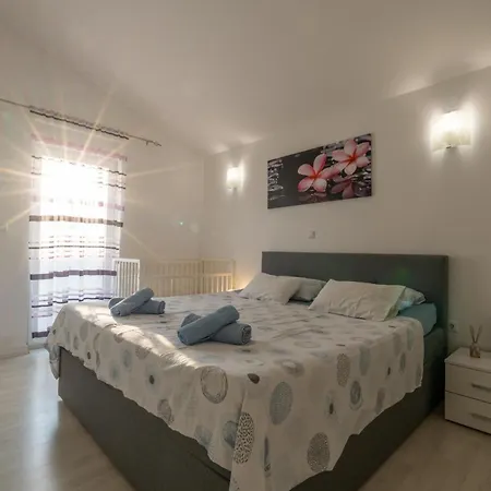 House Adeo With Private Pool, *