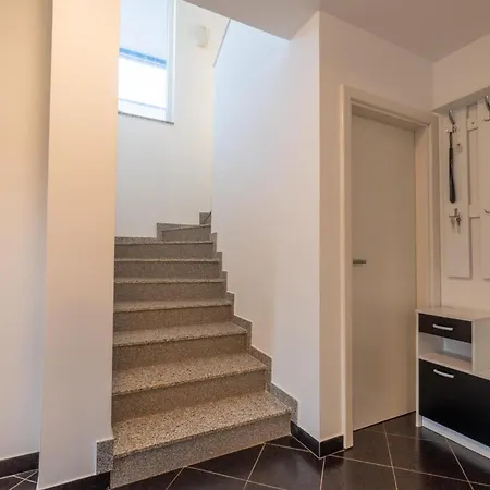 House Adeo With Private Pool, Villa