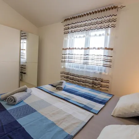 House Adeo With Private Pool, Villa Pula