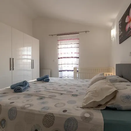 House Adeo With Private Pool, Villa Pula