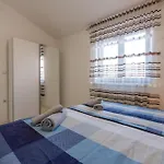 House Adeo With Private Pool, Villa *