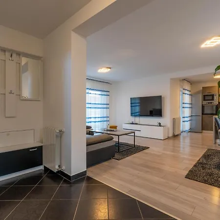House Adeo With Private Pool, Вилла *