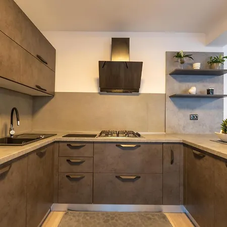 House Adeo With Private Pool, Вилла *