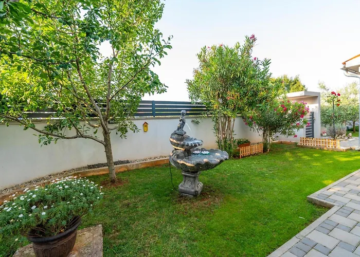 House Adeo With Private Pool,