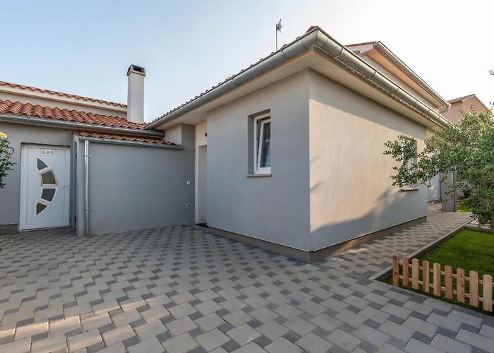 House Adeo With Private Pool, * 풀라