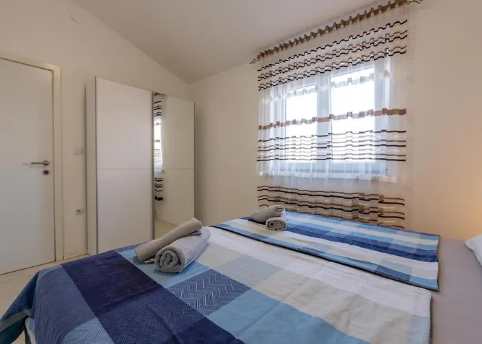 House Adeo With Private Pool, 빌라 *