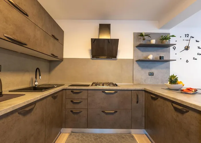 House Adeo With Private Pool, 빌라 *